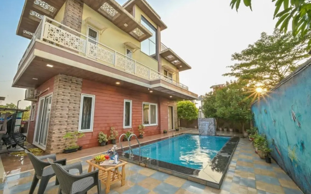 Paramount By Joy Suites