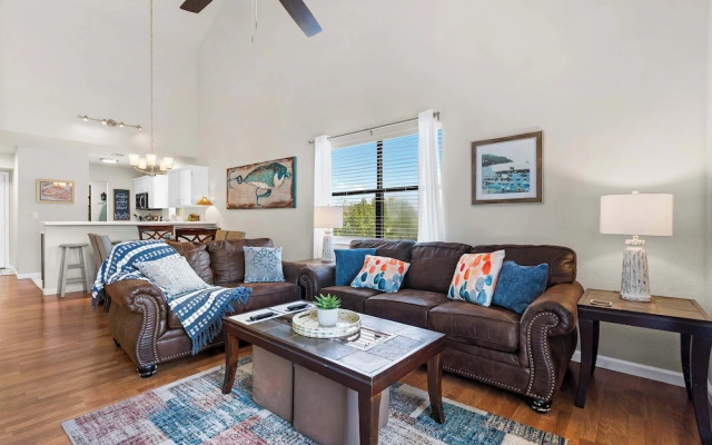 The Joyful Getaway For 8!