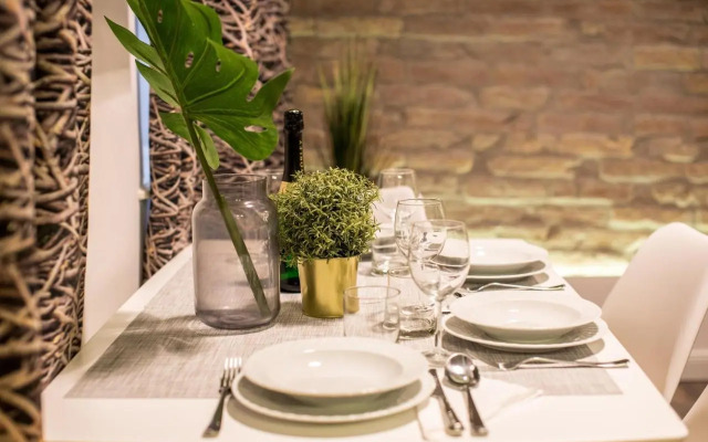 Very stylish and fresh studio home in the center
