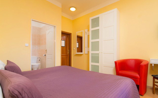City Lounge Hotel