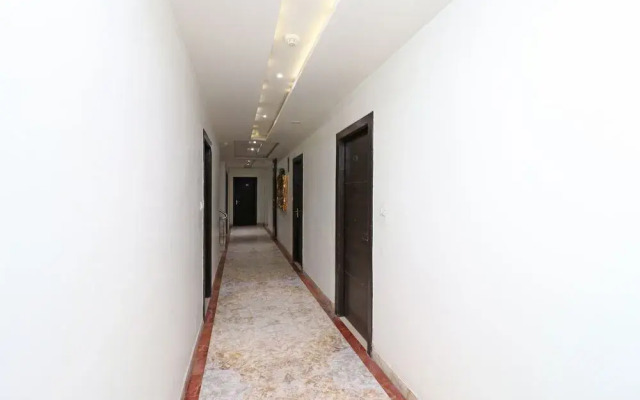 OYO 9993 Hotel Idea INN