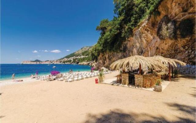 Two-Bedroom Apartment Mlini with Sea view 09
