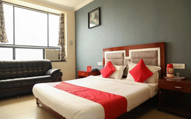 OYO Flagship 070 Hotel Orient Palace