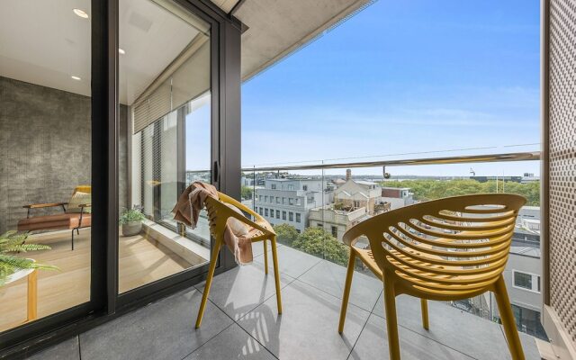 Laid back living with city views