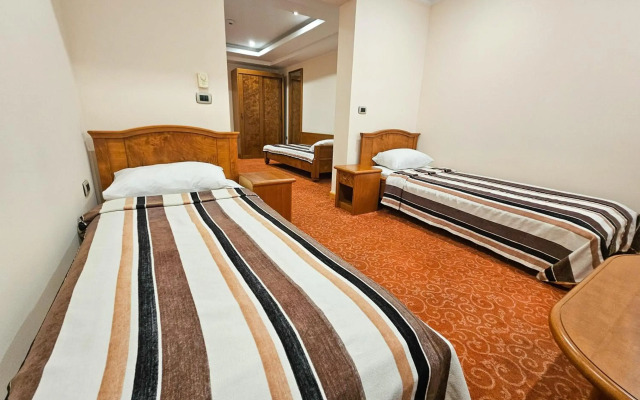 Hotel BaMBiS