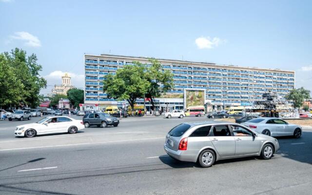 White Apartment Old Tbilisi