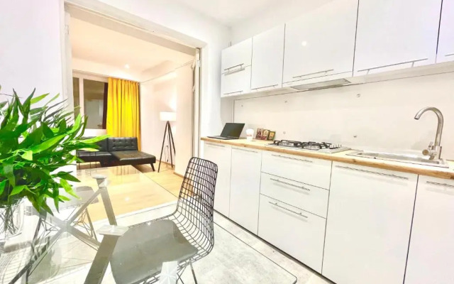 2 Bedroom Apartment on Chavchavadze Ave