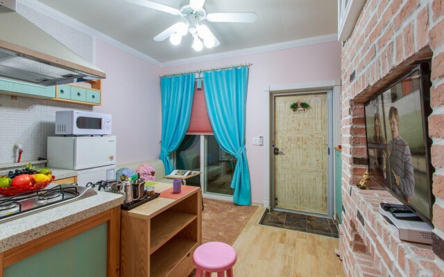 Glam House