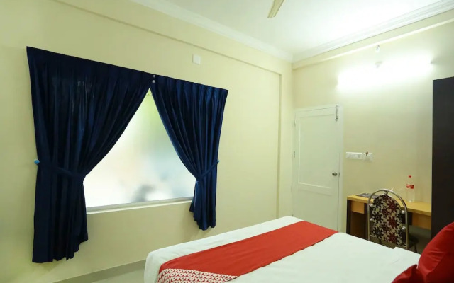 OYO 11909 Star Plaza