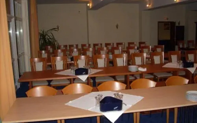 Hotel am Wariner See