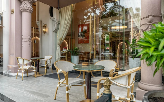 Golden Tree Hotel & Apartment