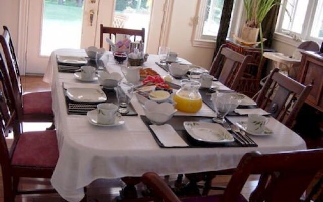 Pine Breeze Bed and Breakfast