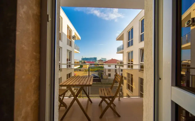 More Apartments na Trostnikovoy 35 4