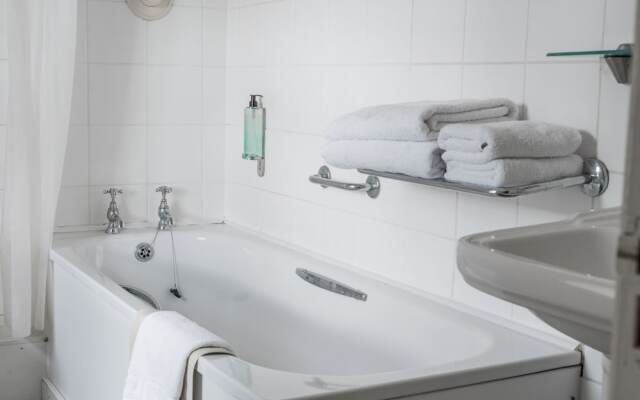 Woodenbridge Hotel and Lodge