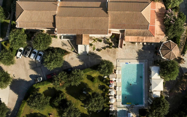 Nefeli Hotel