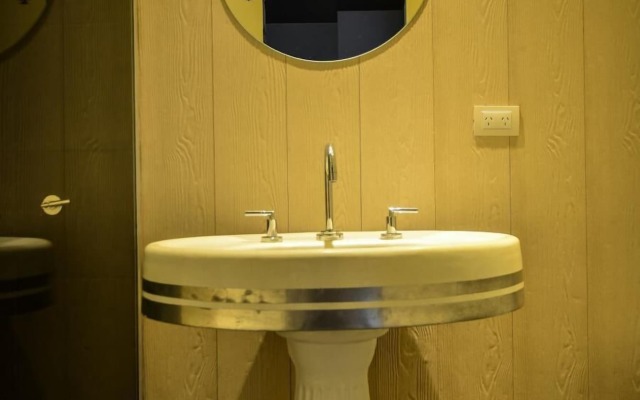 Ambit Boulevard Hotel Boutique