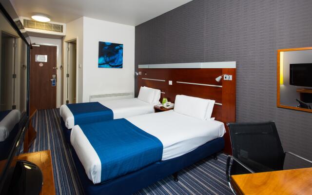 Holiday Inn Express London - Wimbledon South, an IHG Hotel