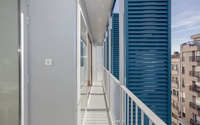 Liiiving - Bright Light Apartment