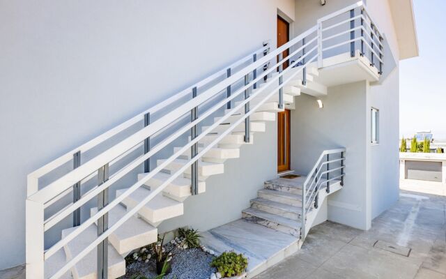 Gaia Elegant Retreat II