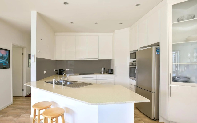 Thalassa I Pet Friendly I 2 Mins Walk to Beach