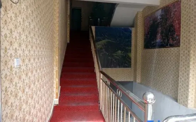 Jinchuan Noah Ark Hotel