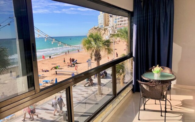 Levante Seafront Beach Apartment