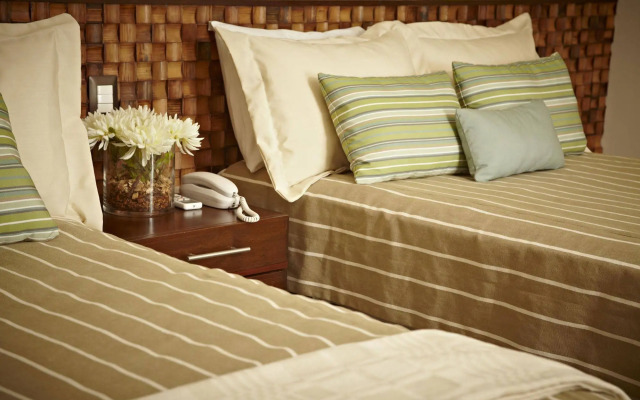 Las Flores Resort