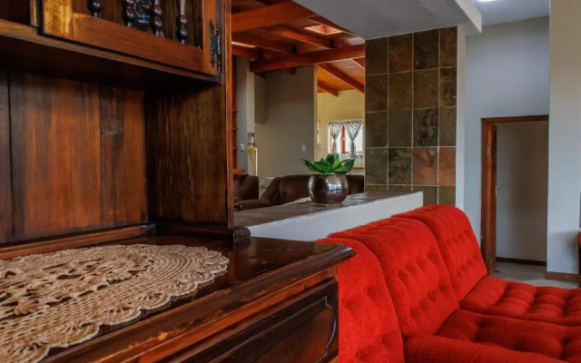 Haus Garnison Bed & Breakfast