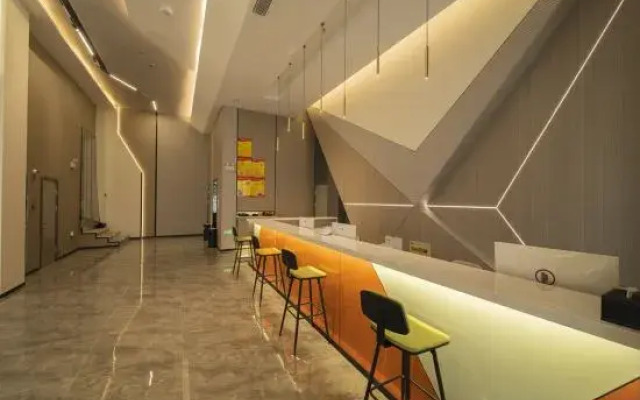Snail Business Hotel (Jiaxing Pinghu East Lake Scenic Area Branch)