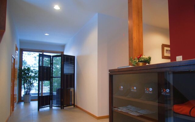 Bears Den Mountain Lodge