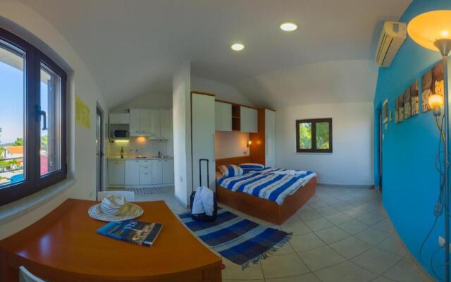 The Sea House Apartments