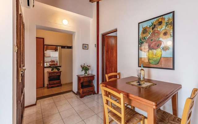 Beautiful Home in Porec With Wifi and 2 Bedrooms - Hotel in Porec - Photo 2