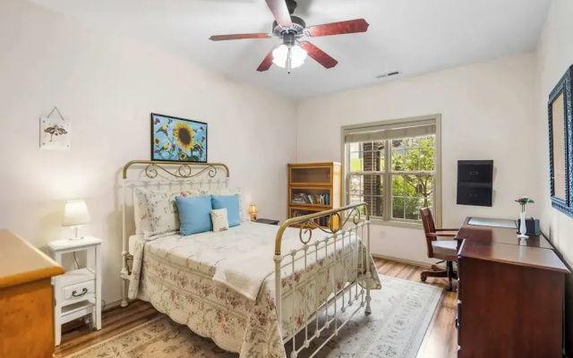 The Charming Retreat For 6!