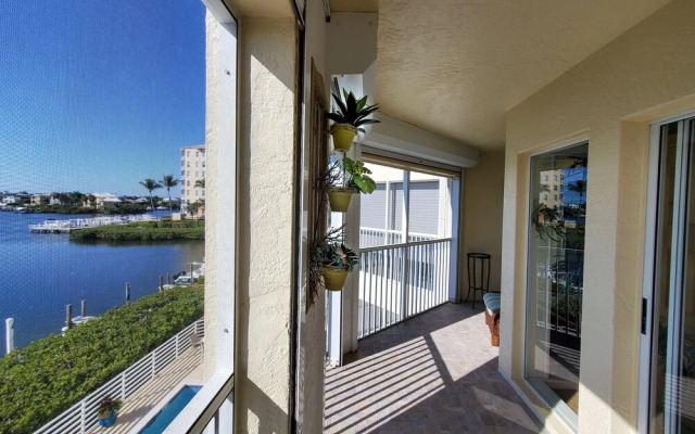 Alan's Hickory Bay West Condo