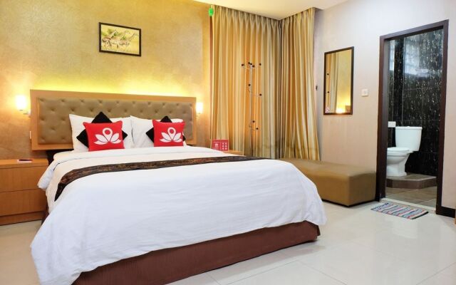 ZEN Rooms Basic D Rainbow near Royal Plaza