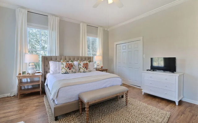 Gallery Stays - Parkside Manor