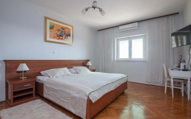 Apartment A Kind of Magic