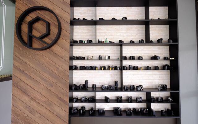 R Photo Hotel