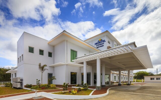 Microtel Inn & Suites by Wyndham South Forbes Near Nuvali