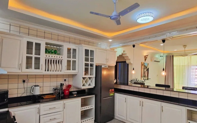 Ayaa Apartment