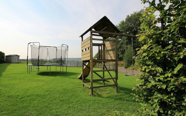 House With 4 Bedrooms in Bertrix, With Enclosed Garden and Wifi
