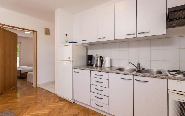 Stunning Home in Barbat-rab With Wifi and 2 Bedrooms