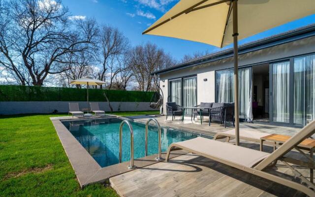 2 Bedroom Private Villa with swimming pool