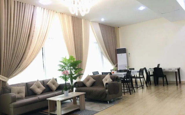 Gmaya Suites
