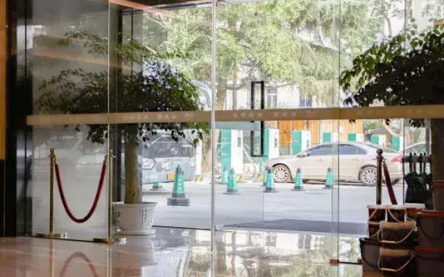 Free Living Hotel