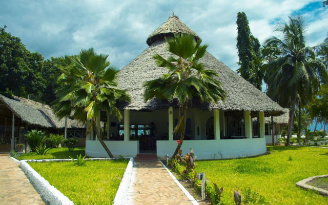 Antonio Beach Hotel and Spa