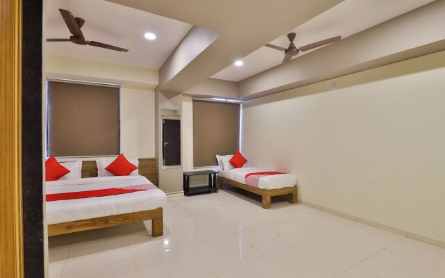 OYO 19842 Hotel Royal Inn