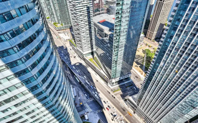 Brilliant High-Rise 2 Bed and Parking