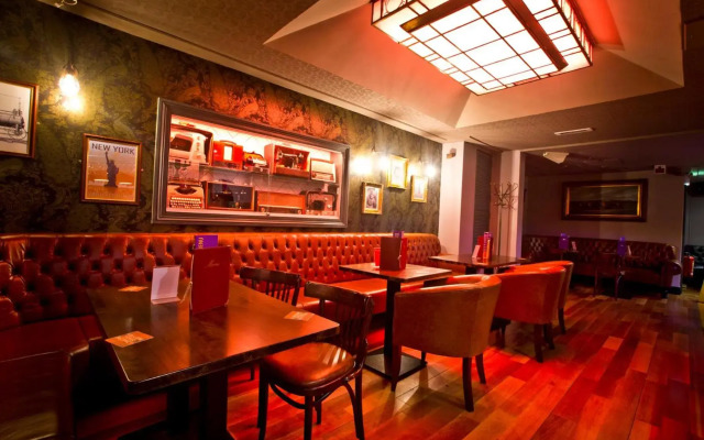 The Old Quarter Townhouse