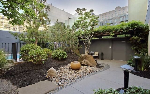 Courtyard Oakland Downtown